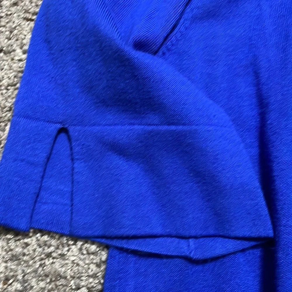 Tailor B. Moss sweater cardigan Women’s Royal Blue  w/3 hooks at collar‎ Small